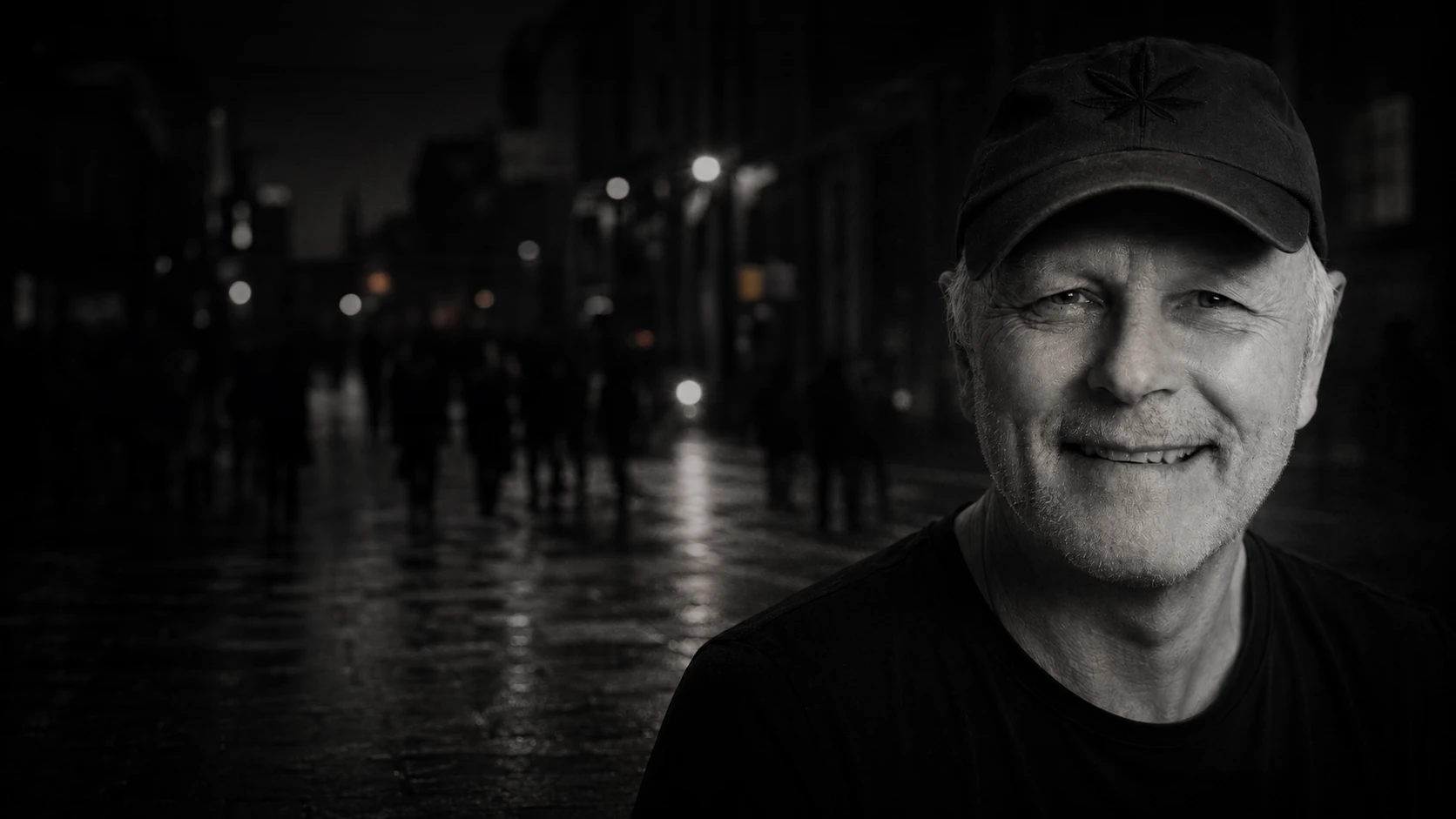 Reiner König in a nocturnal street scene